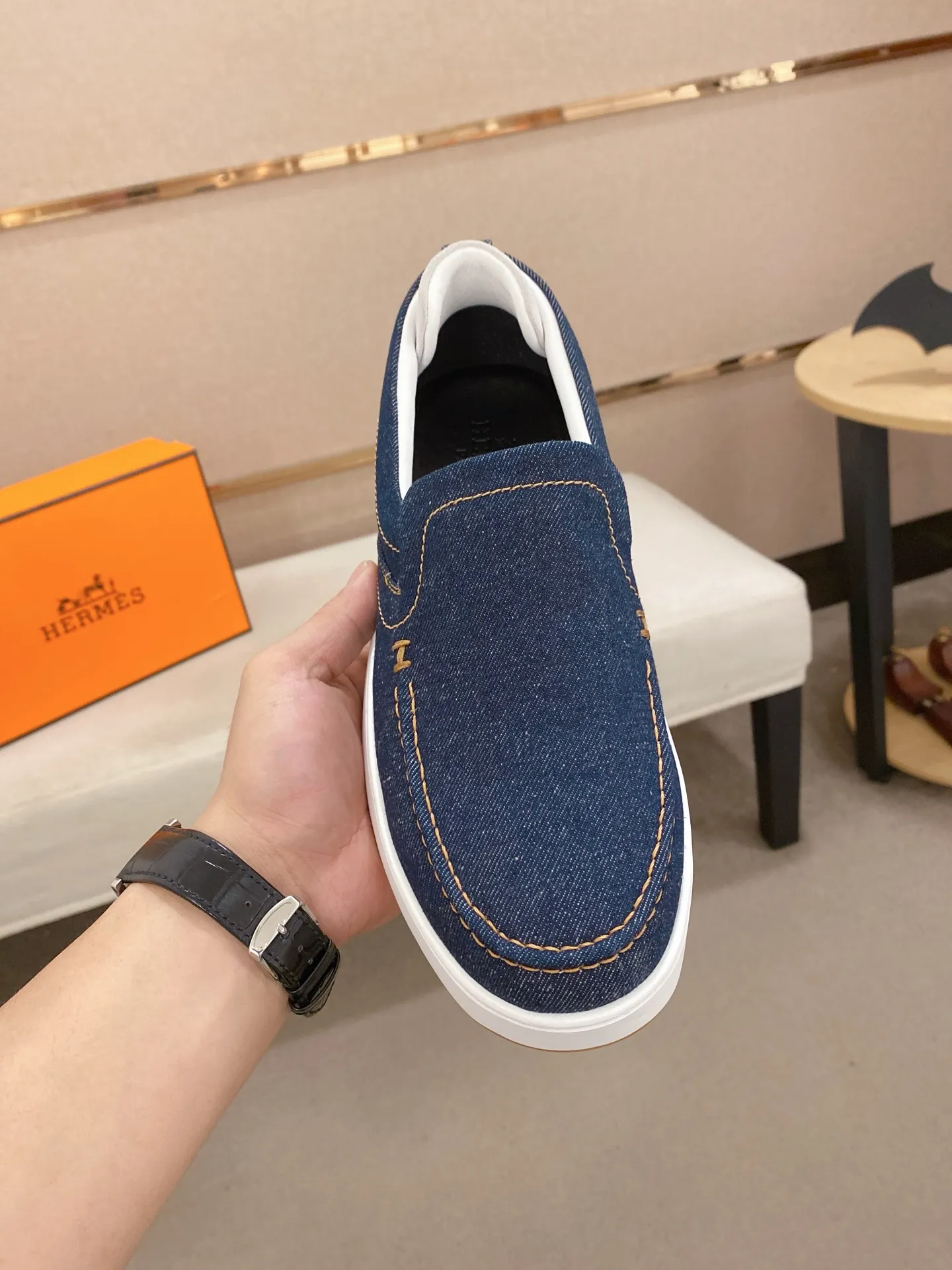 Men's clothing and shoes💰: 442💰《HERMES》【Classic original single version】Hermès; top 🔝purchase agent🔍🔍men's latest 🇺🇸 counter sales simultaneously, imported from Italy original ▲▲cowhide ▲▲ (high-end, nobility, class) ) Exquisite workmanship (Italian 🇮🇹 imported water-dyed 🐂 cowhide lining) sole: original sole provided by the original factory, ⚠️exclusive double-layer activity·TPR·rubber·combined molded outsole; super comfortable·wear-resistant·non-slip·environmental protection The real thing is more beautiful if you take the real thing (high quality, follow the order). You can enter and exit the counter at will * Number of yards: 38-44 (45 can be customized and cannot be returned or exchanged)